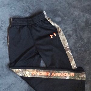 Boys Under Armour sweats